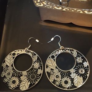 NWOT Silver and black earrings